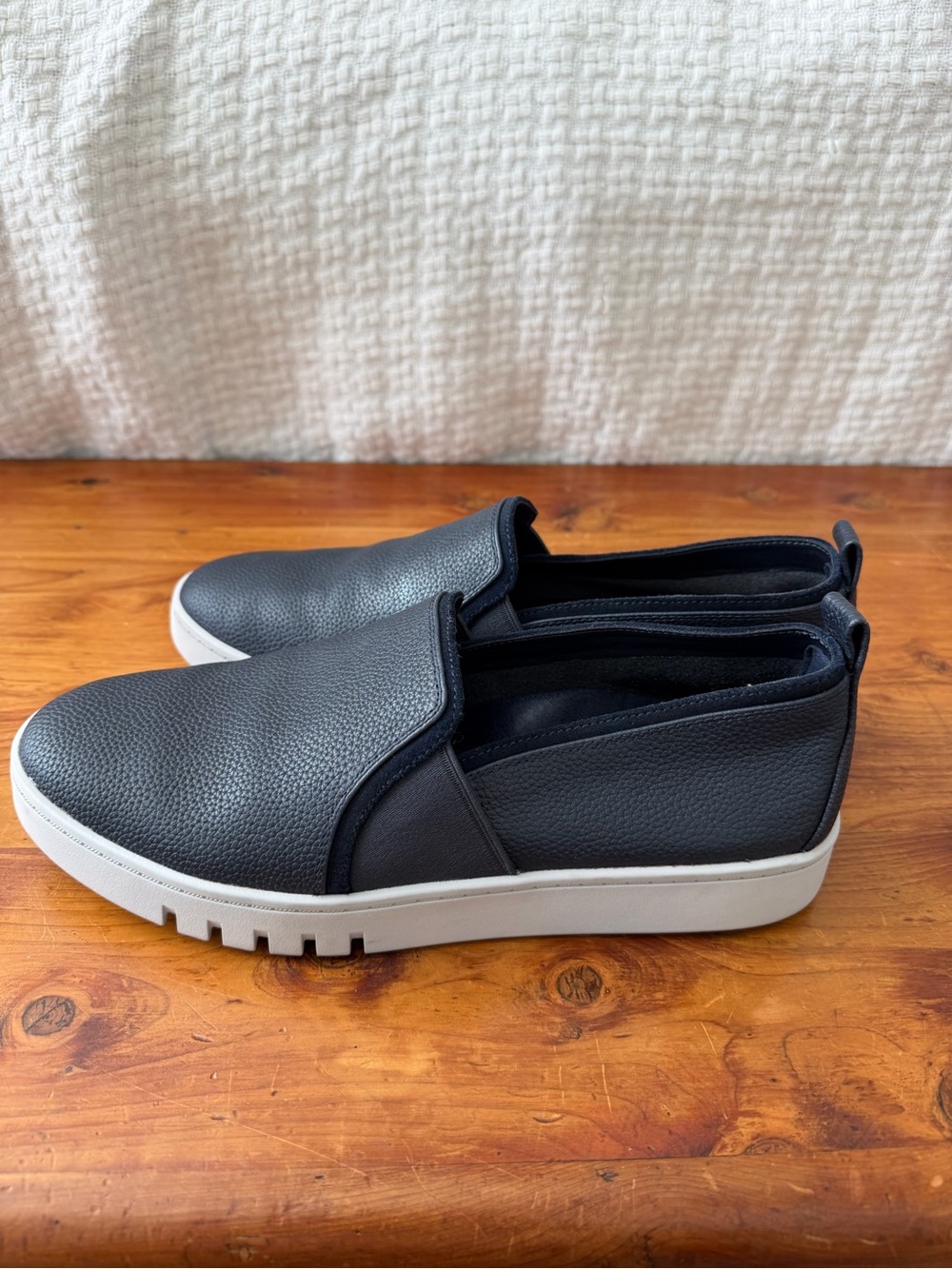 Vionic Kearny Black Leather Slip On Platform Sneakers Women’s Size 10